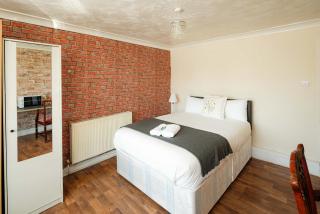 Swingate Lane Stay - 6