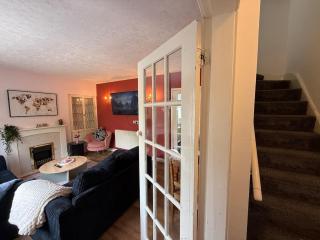 Nottingham City Hospital, Contractor & Family Accommodation, Sleeps 9, Free Parking on street - 1