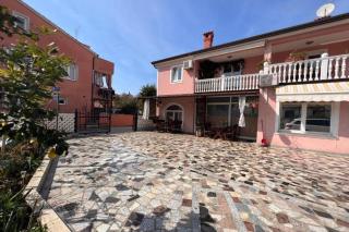 Apartments by the sea Novigrad - 19130 - 2