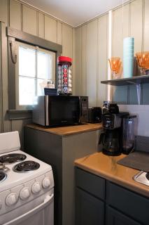 "Hunters Hideout A Rustic Cottage for Adventure & Relaxation" - 1