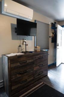 "Rustic Getaway A Charming & Cozy Cottage for Two or Four!" - 4