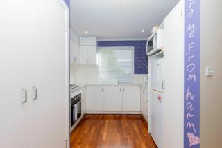 Peace and Love 2 Bedroom Townhouse West Melbourne - 5