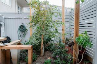 Peace and Love 2 Bedroom Townhouse West Melbourne - 1