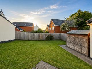 Modern 4-Bed Detached Home in North Bristol - 6