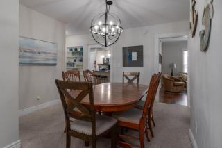 Timeless South Haven Retreat — Walk to Downtown, Marina & Beach - 4