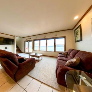 Downtown Wasilla Lakefront Home - 4