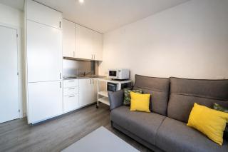 Pedregalejo Home: Near Beach, AC and Workspace - 9