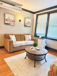 Quiet 1BR, Eat-In Kitchen, Close to Midway - 8