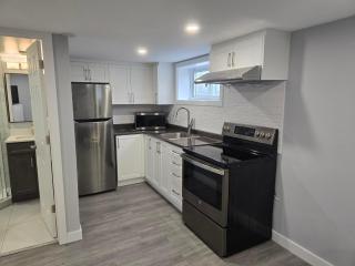 Toronto Etobicozy Guest House - 2