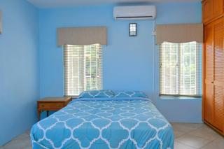 Spacious Ocean Front House With Gated Entrance - 6