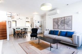 Miklat Chic Spacious Penthouse Terrace By Feelhome - 9