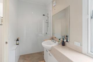 Private 1BR Suite Near Suncorp - 2