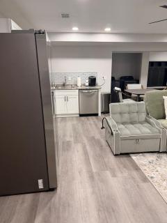 Brand-New 2-Bedroom , 3-Bed Modern Basement Suite - 9