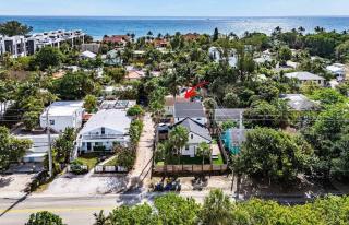 Walk to Beach - Tropical Yard with Putting Green Villa - 5