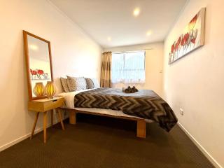 Cozy Waterfront Retreat 1-bedroom 3mins away from State Highway 1 - 5