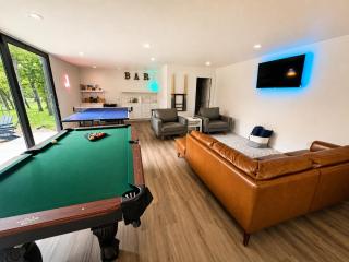Modern Log Cabin Retreat, Pool, Hot Tub & Golf - 8