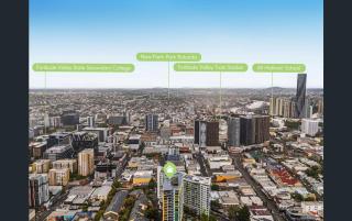 Penthouse Sleeps 8 - CBD Views - Games - Baby Stay - Brisbane - 9