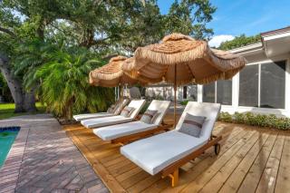 9BR Htd Pool • Hot Tub • Outdoor Cinema • Games - 4