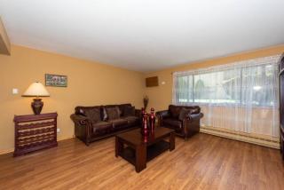 Mins from O'Hare • Safe Location • Private Parking - 9