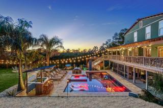 Sleeps 40! 13BR•Heated Pool•Waterfront Resort•Spa - 6