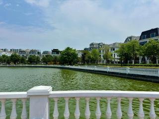 Peaceful Green Bay Studio Apartment for Couples and Business Guests Hanoi - 2