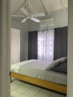 Spacious Apartment Mountain & Sea Views - 3