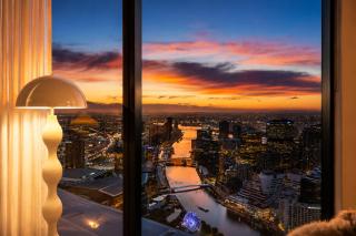 Sky-High Opulence Panoramic Melbourne Views - 9