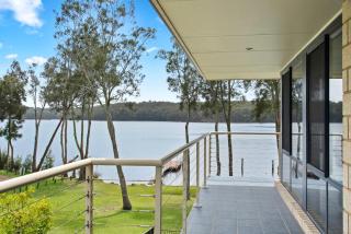 The Lake House - lakeside retreat w. pool & views - 7