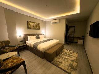 The Pioneer Hotel - 8