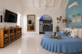 Deja Blue - Comfortable Beachfront condo - 8