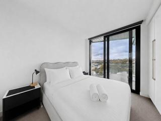 Modern Living in the Heart of Hawthorn East - 3