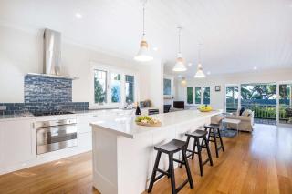 This Is It - stylish 4-bedroom Vincentia retreat - Vincentia - 2
