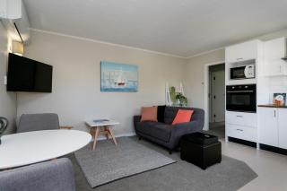Walking Distance to the Lake - Stylish Cottage - 5