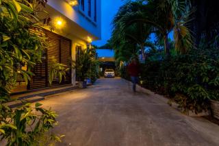 Abode By The Lake - 1