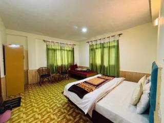 Non Stop Cafe Hostel & Stay - 2