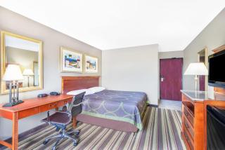 Super 8 by Wyndham Tilton/Lake Winnipesaukee - 3