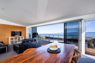 Footprints 1 - Elevated Coastal Luxury with Endless Bay Views - 7