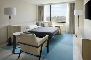 Toronto Airport Marriott Hotel - 2