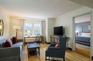 Williamsburg Lodge, Autograph Collection - 7