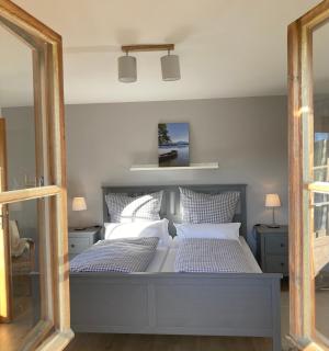 Ferienhaus Klara - Wohnen am Staffelsee mit Garten, Badeplatz & Ruderboot - 0