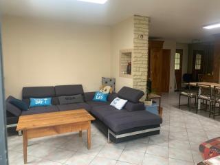 Charming family home with hot tub and pool - 0