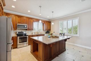 351 Harbor Drive - 7