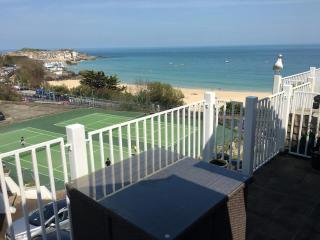 Harbour View Apartment, St Ives - 0