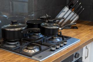 Luxury 2BR Cambridge House | Hot Tub & Pool Table - 3