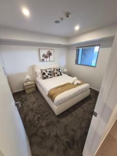 Cosy CBD 1 Bedroom Apartment - 8