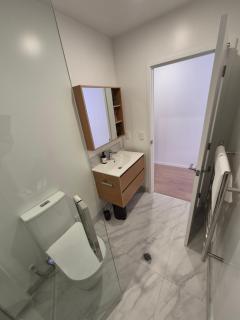 Cosy CBD 1 Bedroom Apartment - 3