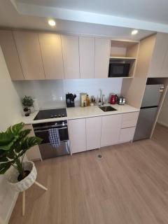 Cosy CBD 1 Bedroom Apartment - 2