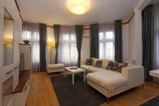 Victoriei Skyline Apartment - Steps from Old Town - 0