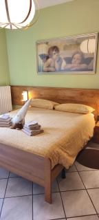 Bernina Express Apartment Il cuore di Lara e Stefy right in front of the train station, with garden and free parking - 8