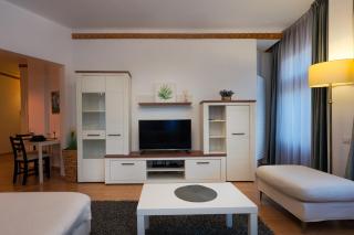 Victoriei Skyline Apartment - Steps from Old Town - 3